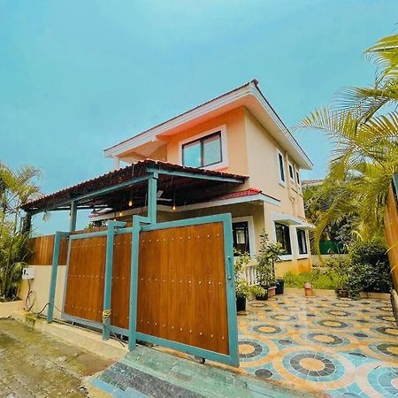 Corner House, Lonavla By Meheru-4 Bhk Villa With Pool Экстерьер фото