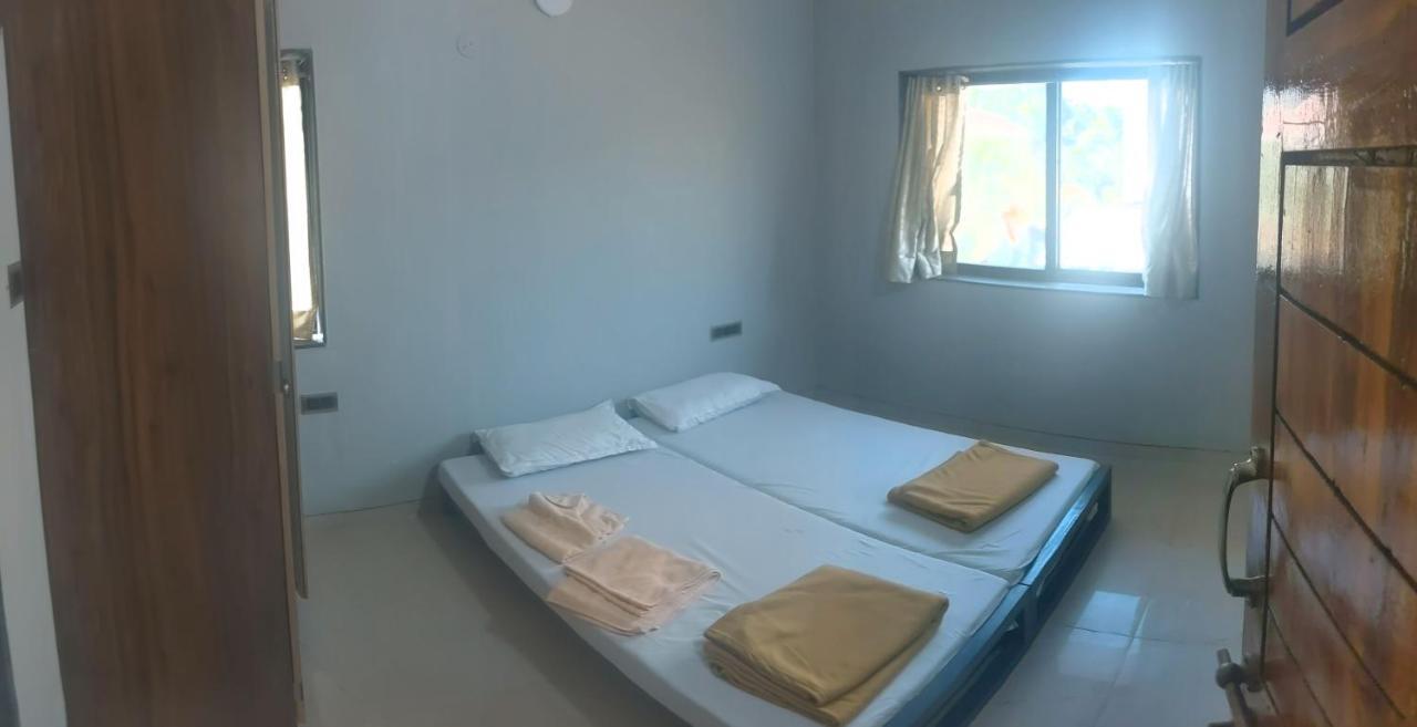 Corner House, Lonavla By Meheru-4 Bhk Villa With Pool Экстерьер фото