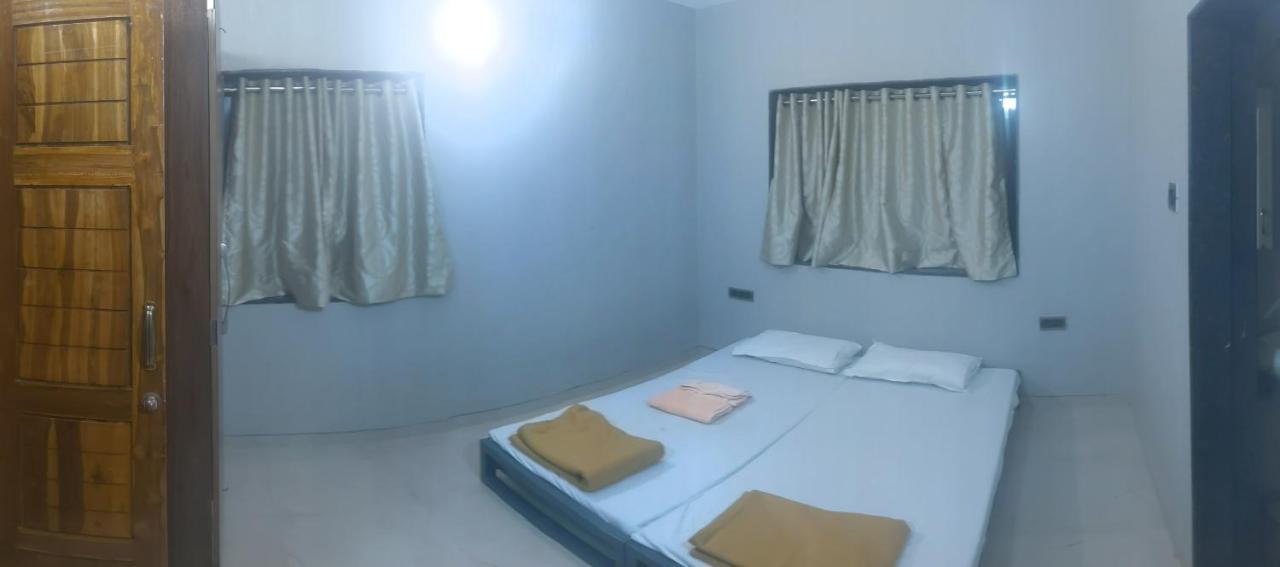 Corner House, Lonavla By Meheru-4 Bhk Villa With Pool Экстерьер фото